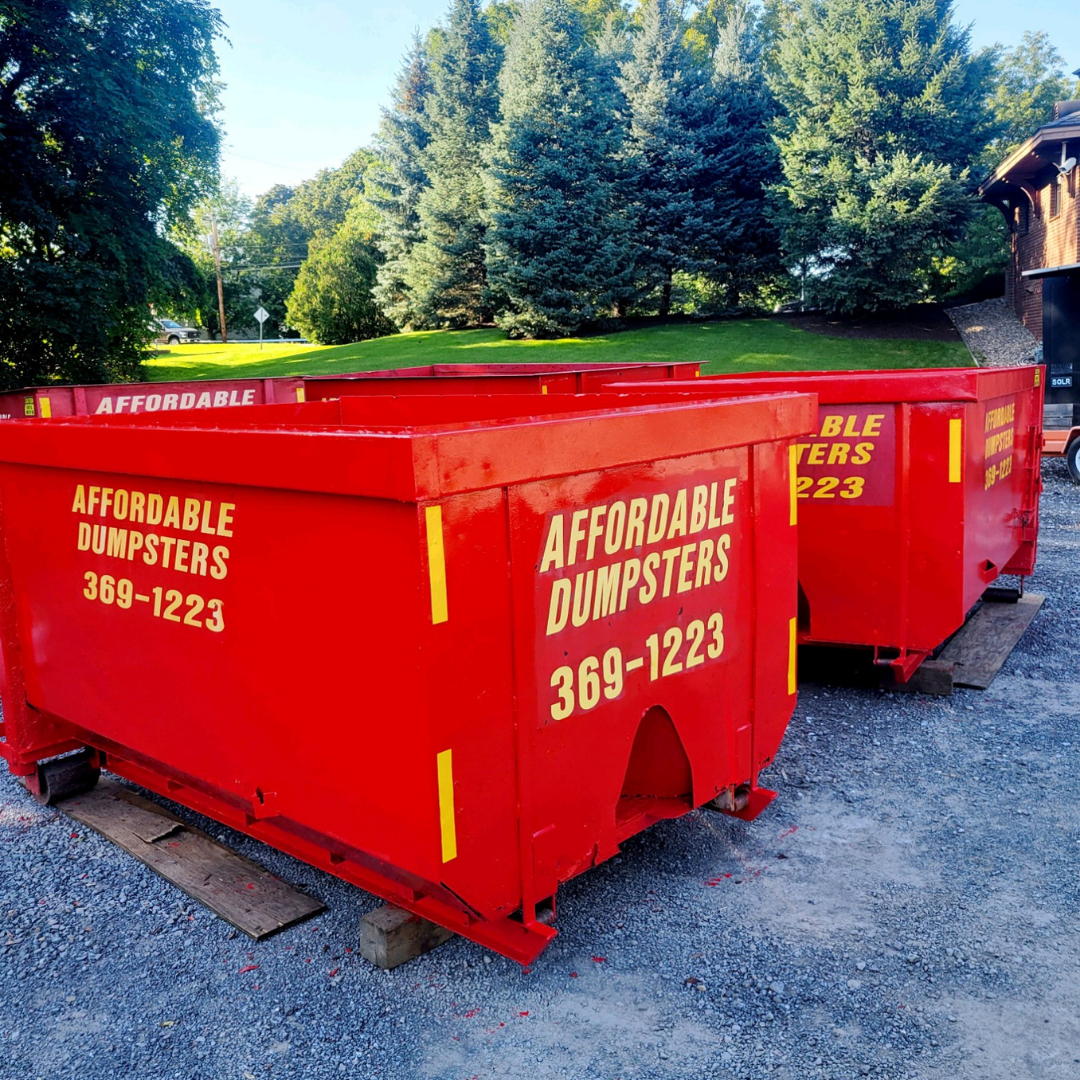 Comfortably priced Small to Medium size Dumpsters for rentalPicture